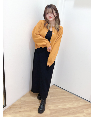 イーアスつくば 154cm<br>骨格ウェーブ・イエベ<br>スポンジのように柔らかい生地で軽い着心地のカーディガン。コンパクトなショート丈でメリハリのあるシルエットに♪