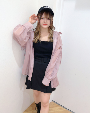 イーアスつくば 154cm<br>骨格ウェーブ・イエベ<br>程よい透け感と肩部分のさりげない肌見せがヘルシーな印象に。一枚羽織るだけでトレンドライクなコーデに仕上がります♪