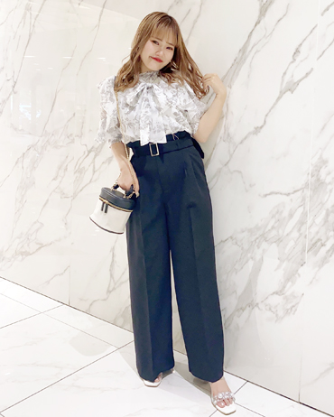 INGNI(イング)のコーディネート イオンモール岡崎 153cm<br>骨格ストレート・イエベ秋<br>大人キレイめコーデ！花柄を差すことで可愛さもプラス！