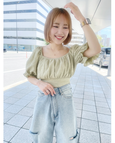 INGNI(イング)のコーディネート ピオレ姫路 150cm<br>骨格ウェーブ・イエベ秋<br>オフショルとスクエアネック2wayで着れます！ショート丈とバックリボンで絞れるのでウエストをスッキリと見せてくれスタイルアップ効果に。ボトムはワイドデニムと合わせてトレンド感あるコーデがオススメです。