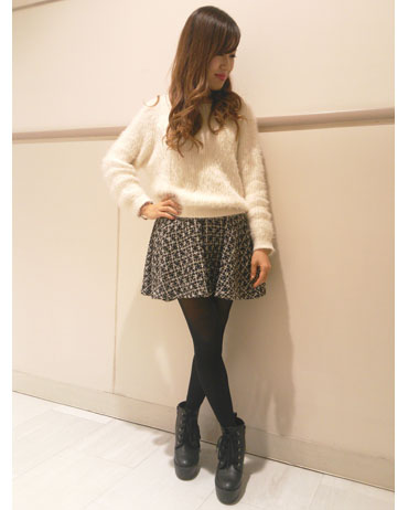 INGNI(イング)のコーディネート りんくう泉南 155cm<br>ふわふわニット×フレアスカートで女の子らしさたっぷりです！足元はショートブーツで甘辛コーデに☆