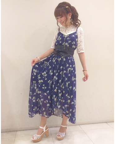 INGNI(イング)のコーディネート 渋谷109 151cm<br>夏も使えるキャミワンピは今の時期はレースインナーを合わせて着るのがオススメ。イレヘムデザインなのでトレンド感もUPしてくれる1枚です!!