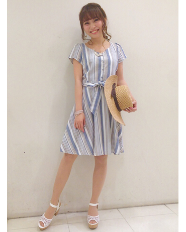 INGNI(イング)のコーディネート 渋谷109 151cm<br>可愛いストライプが印象的なこちらのワンピースは今から夏まで使える万能ITEM!!小物使いできれいめにもかわいめにも着て頂けます♪