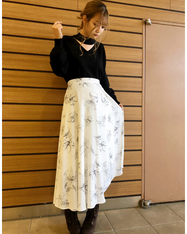 Ingni 身長別style スカートの丈感が気になる 線画フレアスカート Ingni 身長別style スカートの丈感が気になる 線画フレアスカート