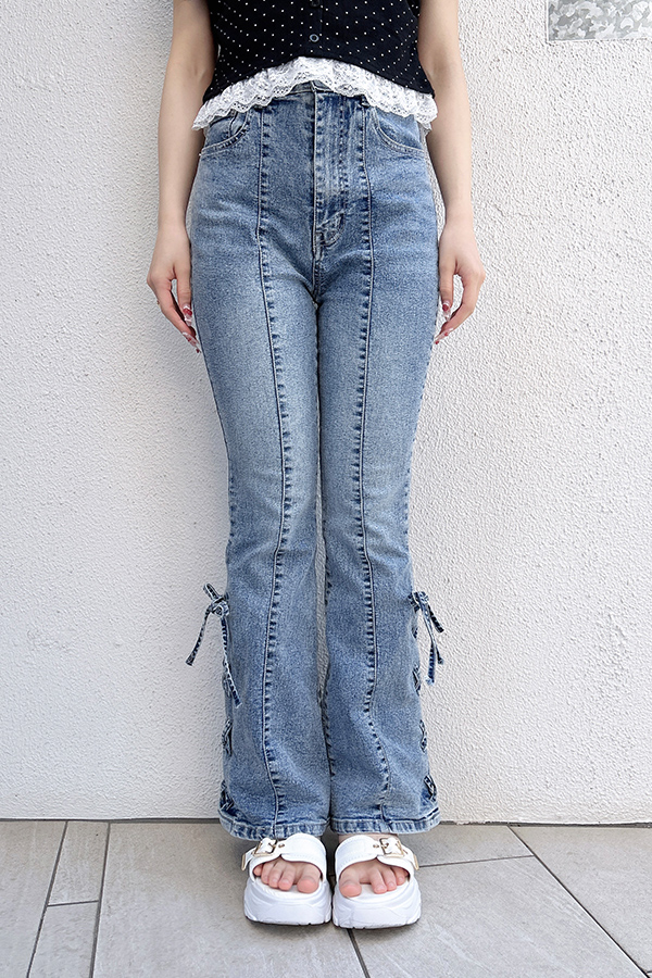 サイドレースアップ＆センターシームフレアデニムパンツ / Mサイズ着用 / 身長163cm / 骨格ウェーブ×骨格ナチュラル