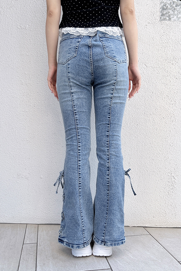 サイドレースアップ＆センターシームフレアデニムパンツ / Mサイズ着用 / 身長163cm / 骨格ウェーブ×骨格ナチュラル