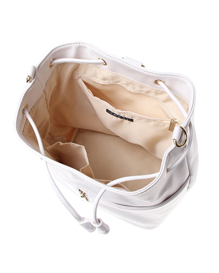 INGNI（イング） ファスナー付／リュック ｵﾌﾎﾜｲﾄ