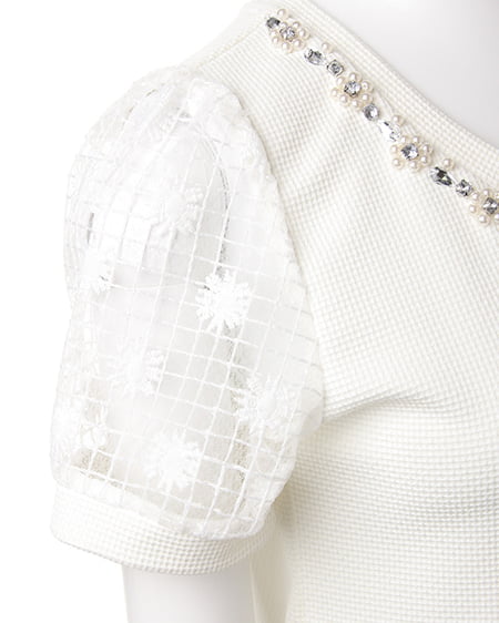 INGNI（イング） 袖シアー花／TOPS ｵﾌﾎﾜｲﾄ