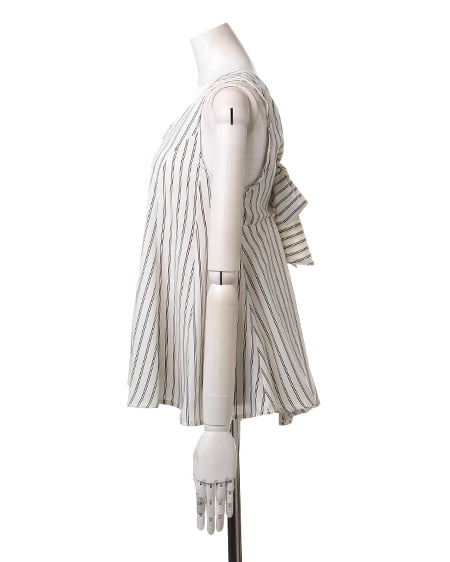 INGNI（イング） BACKリボンストライプノースリ／TOPS ｵﾌﾎﾜｲﾄ/ｸﾛ