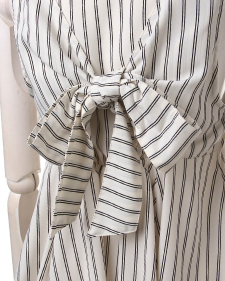 INGNI（イング） BACKリボンストライプノースリ／TOPS ｵﾌﾎﾜｲﾄ/ｸﾛ