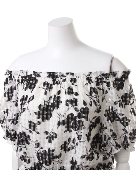 INGNI（イング） モノトーン花柄オフショル／TOPS ｵﾌﾎﾜｲﾄ/ｸﾛ