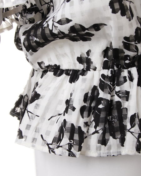 INGNI（イング） モノトーン花柄オフショル／TOPS ｵﾌﾎﾜｲﾄ/ｸﾛ