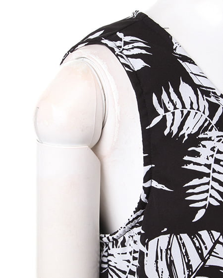 INGNI（イング） モノトーンリーフ柄／TOPS ｸﾛ