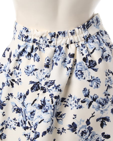 INGNI（イング） 花柄タックフレア／スカート ｵﾌﾎﾜｲﾄ