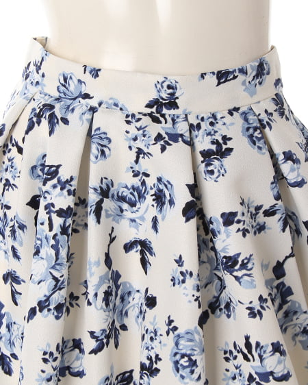 INGNI（イング） 花柄タックフレア／スカート ｵﾌﾎﾜｲﾄ