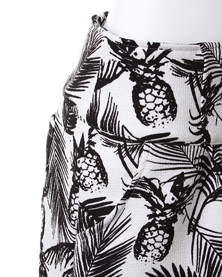 INGNI（イング） パイナップル3つ釦ハイウエストショート／パンツ ｵﾌﾎﾜｲﾄ/ｸﾛ