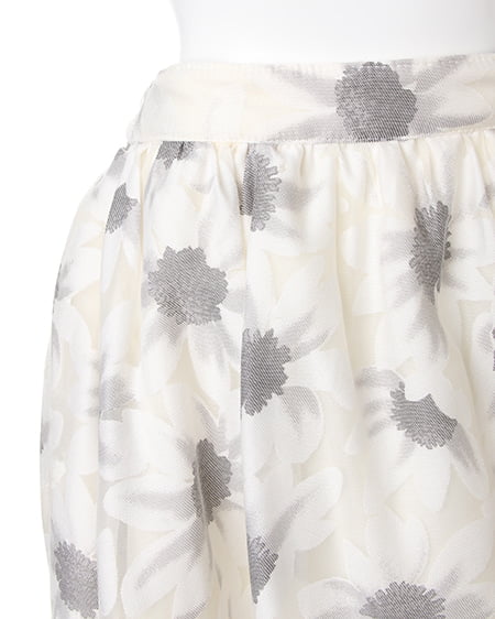 INGNI（イング） オパールヒマワリ柄／スカート ｵﾌﾎﾜｲﾄ