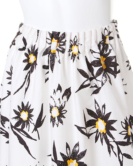 INGNI（イング） モノトーン花柄ラッピングミディ／スカート ｵﾌﾎﾜｲﾄ