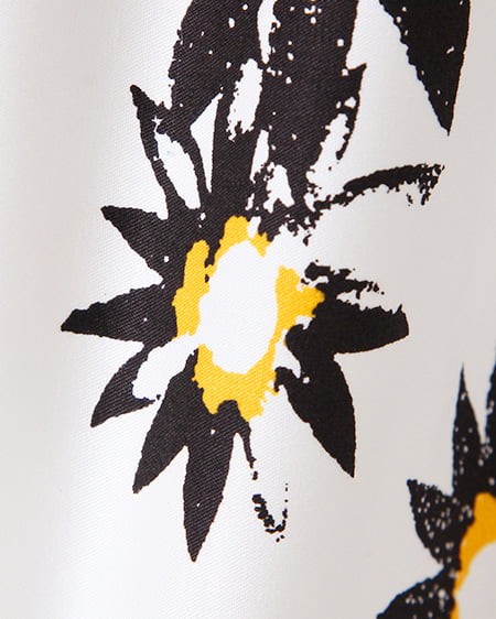 INGNI（イング） モノトーン花柄ラッピングミディ／スカート ｵﾌﾎﾜｲﾄ