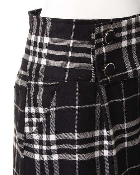 INGNI（イング） 4つ釦ハイウエストショート／パンツ ｸﾛ/ｵﾌﾎﾜｲﾄ