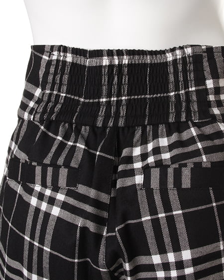 INGNI（イング） 4つ釦ハイウエストショート／パンツ ｸﾛ/ｵﾌﾎﾜｲﾄ