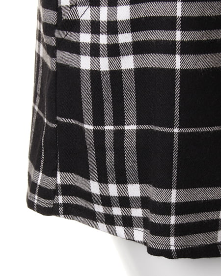 INGNI（イング） 4つ釦ハイウエストショート／パンツ ｸﾛ/ｵﾌﾎﾜｲﾄ