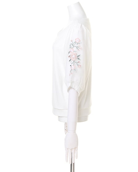 INGNI(イング) 袖チュール刺繍/TOPS オフホワイト