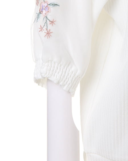 INGNI(イング) 袖チュール刺繍/TOPS オフホワイト