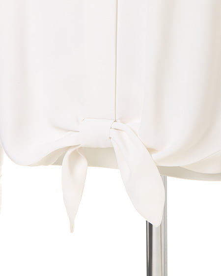 INGNI（イング） 裾リボントロミVネック／シャツ ｵﾌﾎﾜｲﾄ