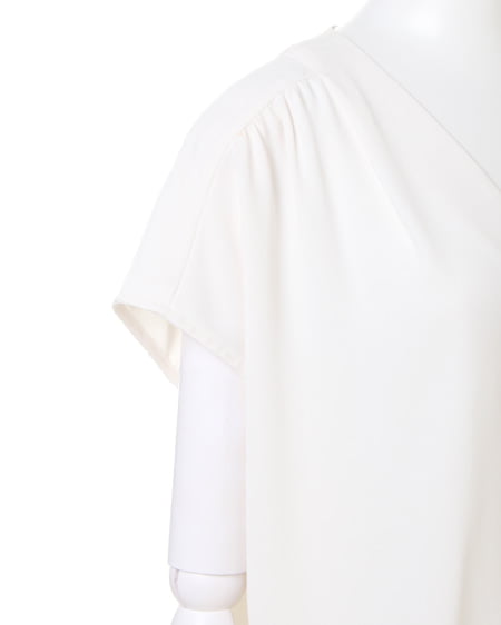 INGNI（イング） 裾リボントロミVネック／シャツ ｵﾌﾎﾜｲﾄ