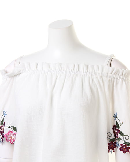 INGNI(イング) カットワーク刺繍オフショル/TOPS オフホワイト