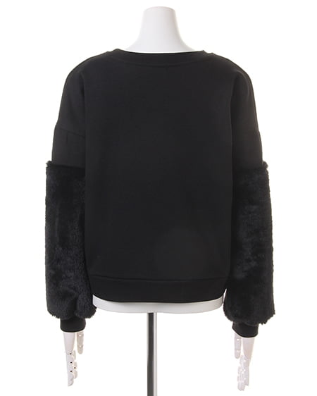 INGNI（イング） 袖ファーロゴTOPS ｸﾛ