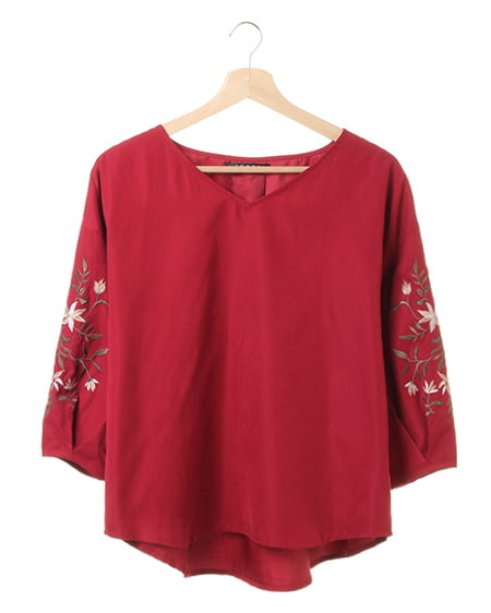 INGNI(イング) 袖刺繍ピーチVネックブラウス ボルドー