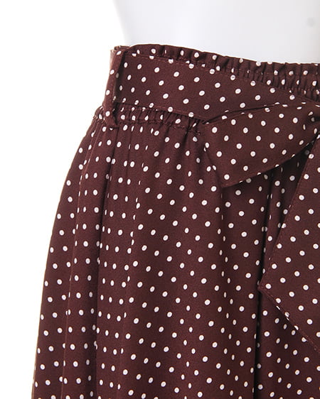 INGNI（イング） サッシュ付ドット柄シャーリングミディ／スカート ﾌﾞﾗｳﾝ/ｵﾌﾎﾜｲﾄ