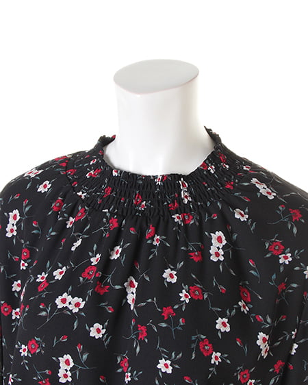 INGNI（イング） 花柄シャーリングハイネックワンピース ｸﾛ