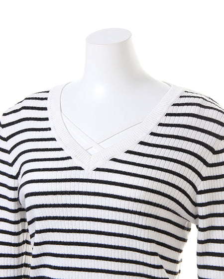 INGNI（イング） 総針リブFクロスVネックニット ﾎﾞｰﾀﾞｰ