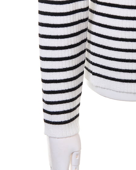 INGNI（イング） 総針リブFクロスVネックニット ﾎﾞｰﾀﾞｰ