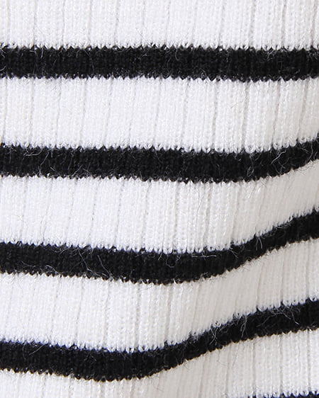 INGNI（イング） 総針リブFクロスVネックニット ﾎﾞｰﾀﾞｰ