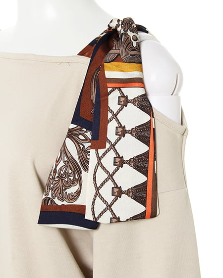 INGNI（イング） オフショルスカーフ付トップス ﾍﾞｰｼﾞｭ