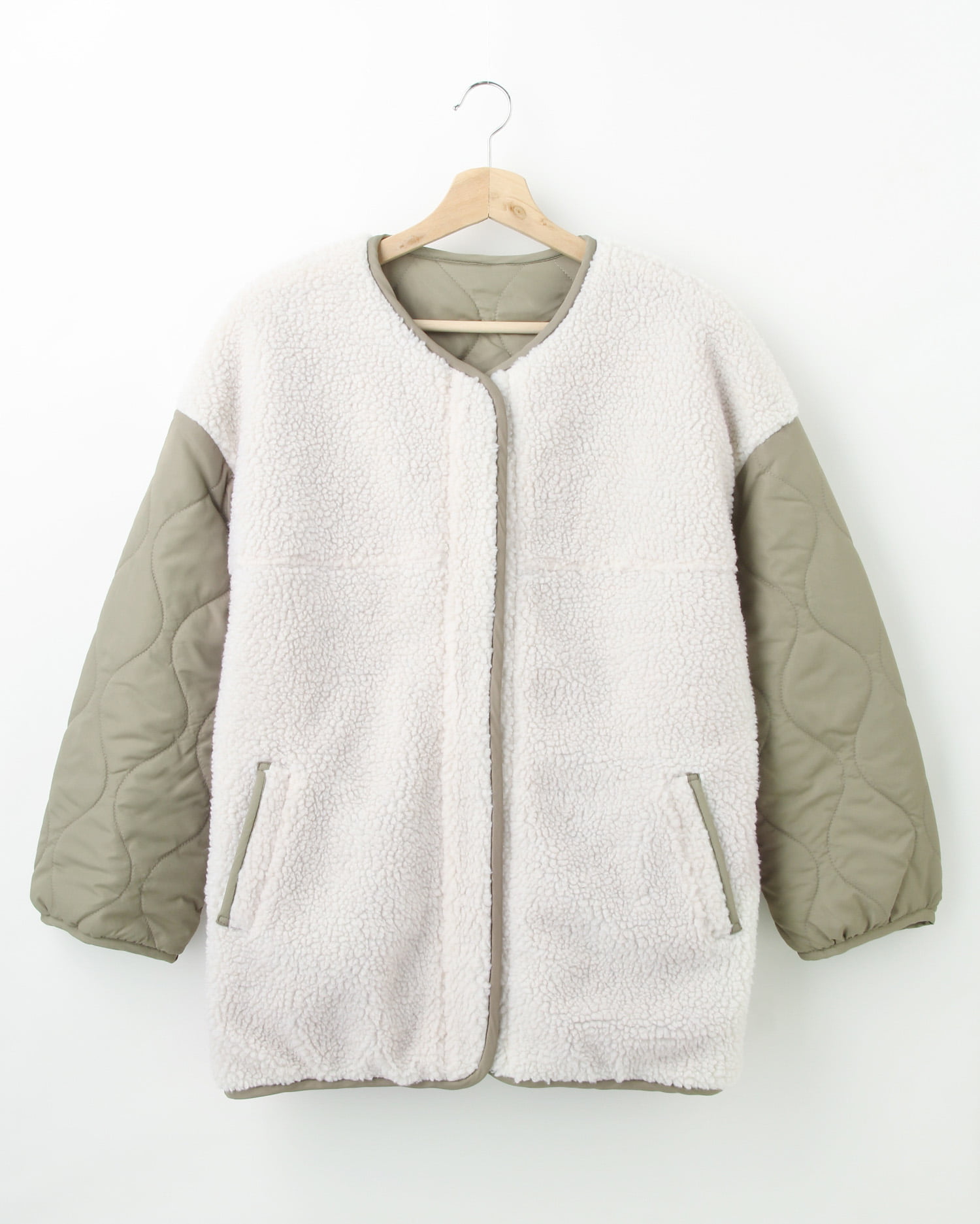 ノーカラーキルト×ボアリバーシブルオーバーコート｜INGNI(イング