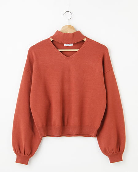 スリットネックニット