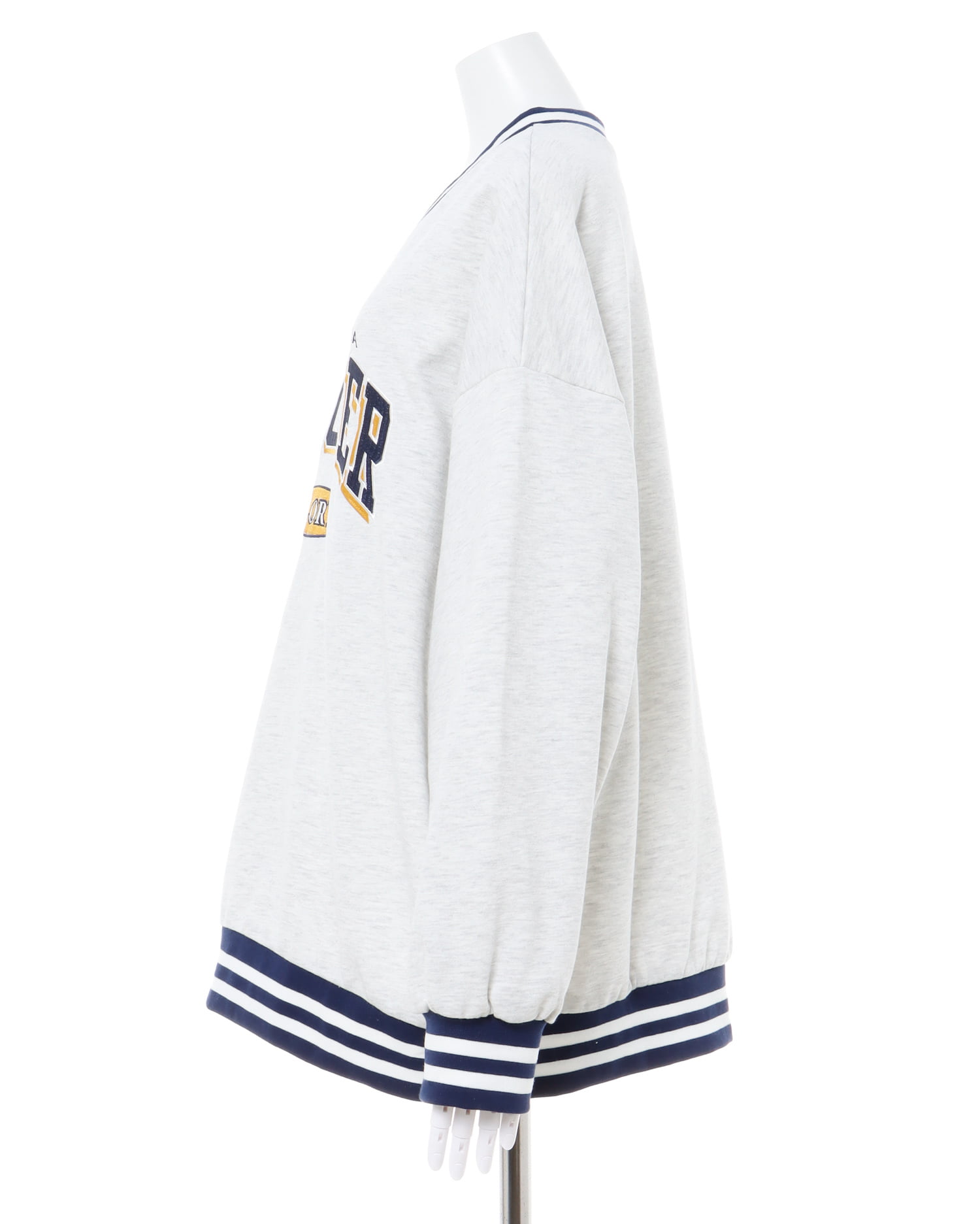 ♥️ロゴが沢山♥️レオナールチュニック試着程度 配色Vネックラインカレッジロゴスウェットチュニック｜INGNI