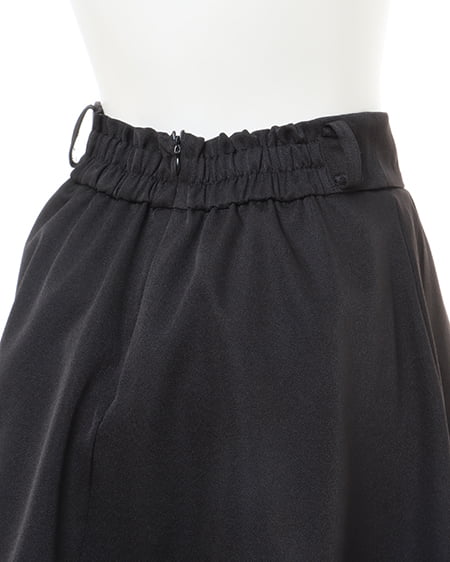 INGNI(イング) パール装飾バックル共ベルト付2段タックギャザーフレアスカート クロ
