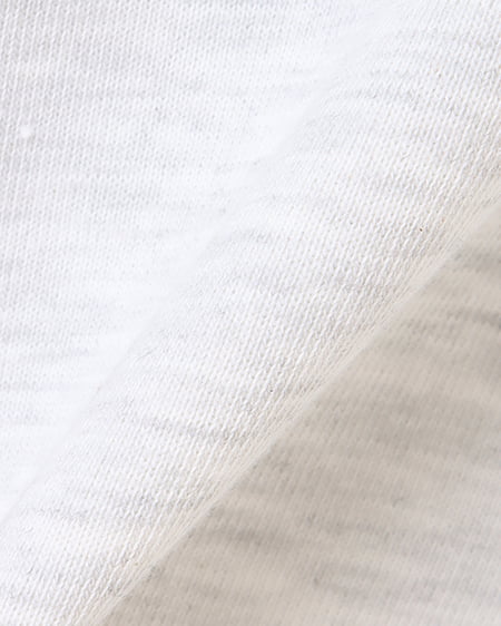 INGNI(イング) ハーフジップ裾ドロスト胸ロゴ袖ラインショートトップス オートミール