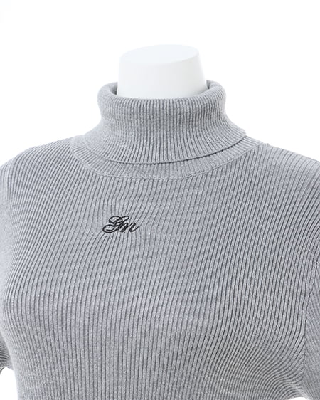 INGNI(イング) タートルネック胸刺しゅうリブニット グレー