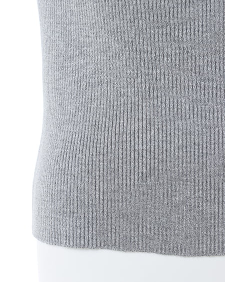 INGNI(イング) タートルネック胸刺しゅうリブニット グレー