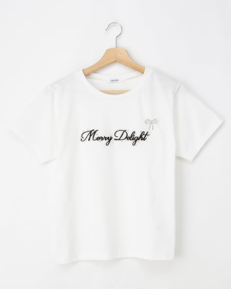 【ブローチリボン付】ふくれ刺しゅう装飾ロゴTシャツ