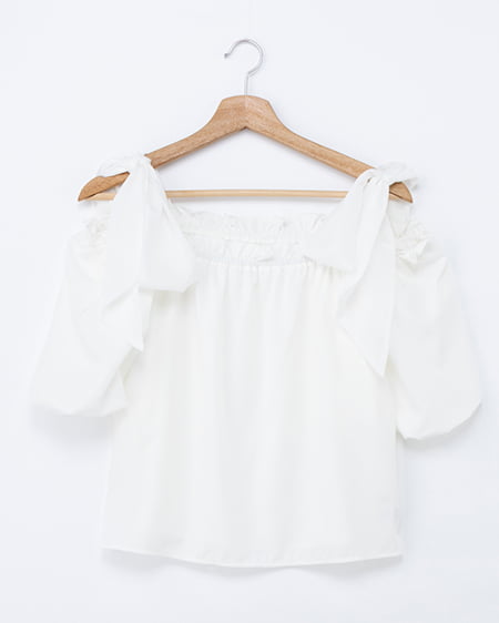 肩リボンバルーンスリーブオフショルブラウス（ＯＵＴＬＥＴ）