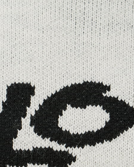 INGNI(イング) ショート丈グラフィックロゴニット オフホワイト/クロ