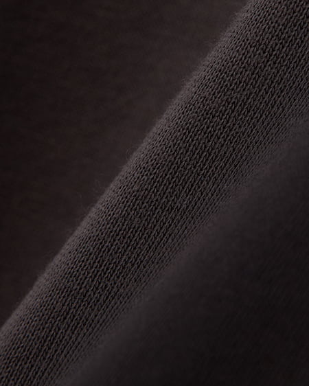 INGNI（イング） ニュースペーパープリントロングTシャツ ﾁｬｺｰﾙｸﾞﾚｰ